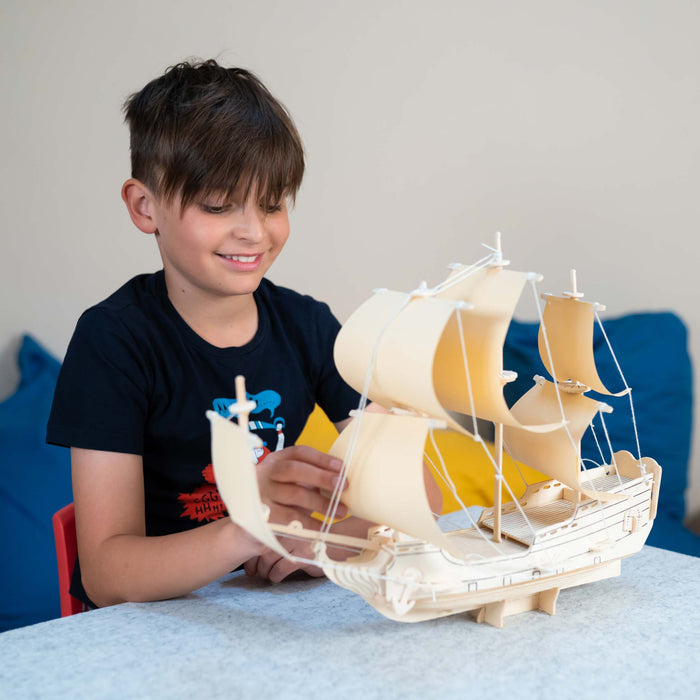 HMS Endeavour Ship Building Kit